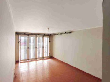 Rumah di jalan Boulevard Premier Park 2 Modernland