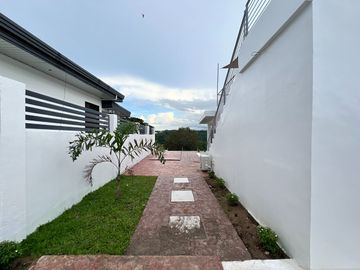Overlooking Home and Lot ID 15058