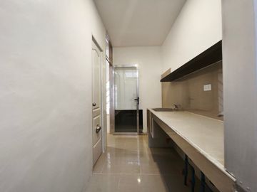 Holy Spirit Quezon City For Sale 3 Storey Townhouse 3 Bedrooms  near Shopwise Commonwealth RG
