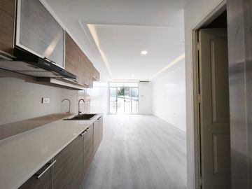 Holy Spirit Quezon City For Sale 3 Storey Townhouse 3 Bedrooms  near Shopwise Commonwealth RG