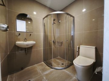 Holy Spirit Quezon City For Sale 3 Storey Townhouse 3 Bedrooms  near Shopwise Commonwealth RG