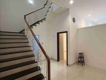 DIJUAL VILLA 3 TINGKAT KOMPLEK MASDULHAK POLONIA