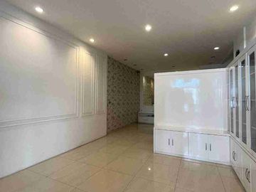 DIJUAL VILLA 3 TINGKAT KOMPLEK MASDULHAK POLONIA