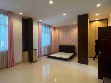 DIJUAL VILLA 3 TINGKAT KOMPLEK MASDULHAK POLONIA