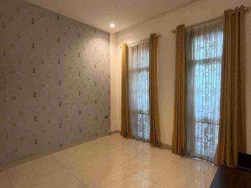 DIJUAL VILLA 3 TINGKAT KOMPLEK MASDULHAK POLONIA