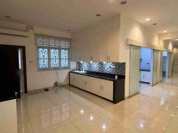 DIJUAL VILLA 3 TINGKAT KOMPLEK MASDULHAK POLONIA