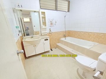 Rumah Janur Elok Jalan Lebar Kelapa Gading, Jakarta Utara