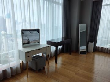 DIJUAL DAN DISEWAKAN APARTEMEN KEMPINSKI RESIDENCE 2 BR 157 M2 MENTENG (ERFI - 08197740----)