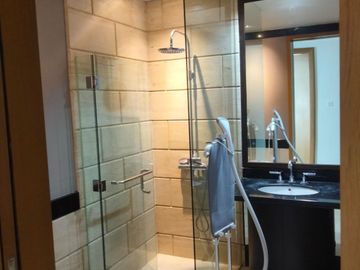 DIJUAL DAN DISEWAKAN APARTEMEN KEMPINSKI RESIDENCE 2 BR 157 M2 MENTENG (ERFI - 08197740----)