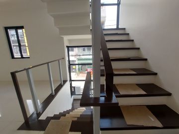For Sale 3 Storey Modern Townhouse in Doña Faustina Village Tandang Sora, Q.C. KSA
