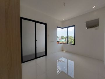 For Sale 3 Storey Modern Townhouse in Doña Faustina Village Tandang Sora, Q.C. KSA