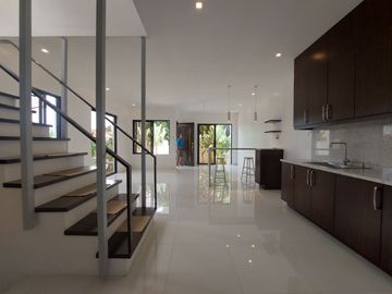 For Sale 3 Storey Modern Townhouse in Doña Faustina Village Tandang Sora, Q.C. KSA