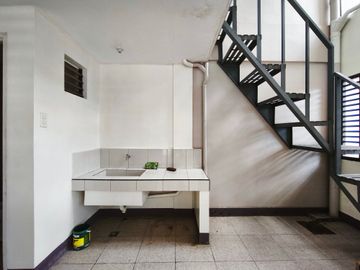 Holy Spirit Quezon City 3 Storey Townhouse 4 Bedrooms near Commonwealth RG