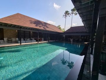 Villa Premium 4 Kamar Tidur Disewakan di Kerobokan, Badung