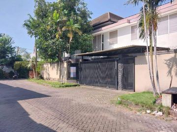 Dijual Termurah Rumah Mewah Minimalis di Tenggilis Permai, Dkt Ubaya