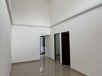 Rumah Baru 1 Lantai 2+1 Kamar Hadap Utara di Sektor 8
