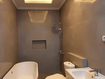 rumah mewah klasik private swiming pool di kebagusan jakarta selatan