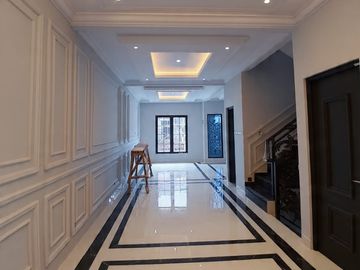 rumah mewah klasik private swiming pool di kebagusan jakarta selatan