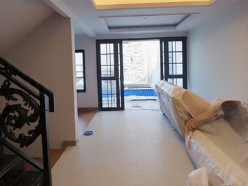 rumah mewah klasik private swiming pool di kebagusan jakarta selatan