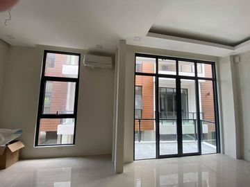 For Sale 3 Storey Modern Townhouse w/ Roofdeck in East Teachers Village, Q.C. KSA