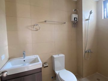 For Sale 3 Storey Modern Townhouse w/ Roofdeck in East Teachers Village, Q.C. KSA