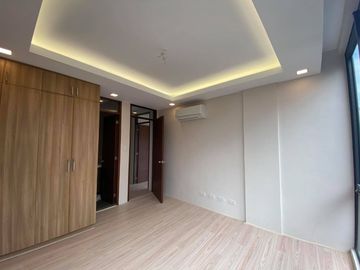 For Sale 3 Storey Modern Townhouse w/ Roofdeck in East Teachers Village, Q.C. KSA