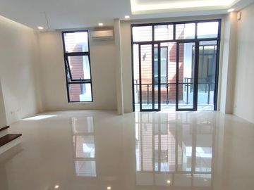 For Sale 3 Storey Modern Townhouse w/ Roofdeck in East Teachers Village, Q.C. KSA