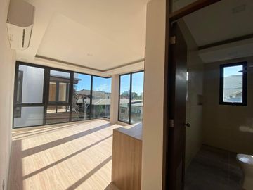 For Sale 3 Storey Modern Townhouse w/ Roofdeck in East Teachers Village, Q.C. KSA