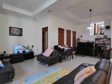 Rumah Mewah Jl. Halmahera Semarang