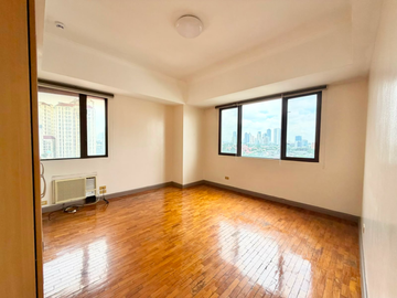 3BR with Parking  Condo Unit FOR LEASE at Valencia Hills, Tower D,  Quezon City