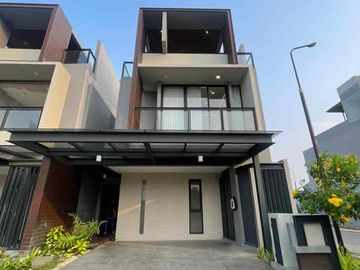 DIJUAL RUMAH MEWAH SMART HOME 3 LANTAI DI SOUTH TRESIOR METLAND PURI
