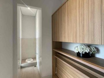 DIJUAL RUMAH MEWAH SMART HOME 3 LANTAI DI SOUTH TRESIOR METLAND PURI