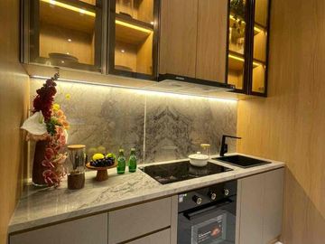 DIJUAL RUMAH MEWAH SMART HOME 3 LANTAI DI SOUTH TRESIOR METLAND PURI