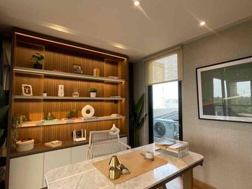 DIJUAL RUMAH MEWAH SMART HOME 3 LANTAI DI SOUTH TRESIOR METLAND PURI