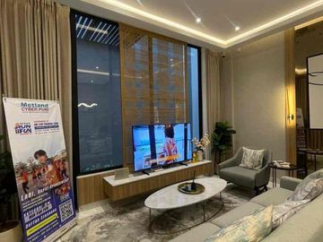 DIJUAL RUMAH MEWAH SMART HOME 3 LANTAI DI SOUTH TRESIOR METLAND PURI