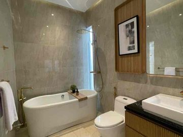 DIJUAL RUMAH MEWAH SMART HOME 3 LANTAI DI SOUTH TRESIOR METLAND PURI
