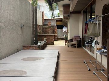 FOR SALE: WHITE PLAINS QUEZON CITY HOUSE AND LOT