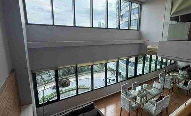 Luxury 2 Bedrooms in One Rockwell East - 112 sqm