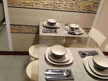 Rent to Own 1bedroom unit in Pioneer Woodlands at Mandaluyong  connected to MRT 3 Boni station near Cubao, Ortigas, Makati, BGC, shopping mall, schools, Hospital and business district.                 The price indicate was equity
