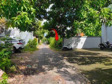 Tanah kosong cocok untuk vila2 dan investasi atau unian jalan Uluwatu Jimbaran lingkungan semua vila2  sedikit masuk dari jalan Raya