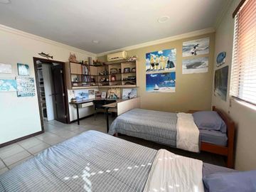 HERMOSA CASA AL LAGO!!