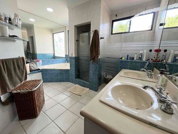 HERMOSA CASA AL LAGO!!