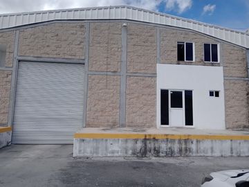 Excelente Bodega parque industrial cerca del aeropuerto