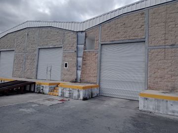 Excelente Bodega parque industrial cerca del aeropuerto