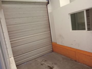 Excelente Bodega parque industrial cerca del aeropuerto
