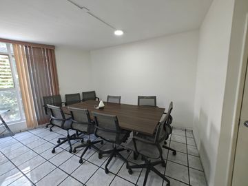 Se vende edificio en Arcos Sur