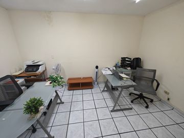 Se vende edificio en Arcos Sur