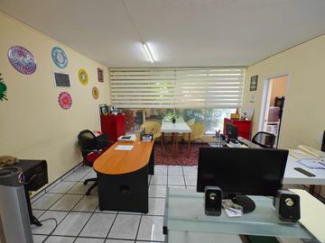 Se vende edificio en Arcos Sur