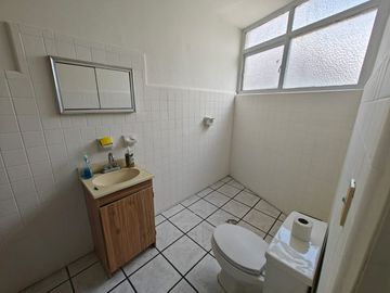 Se vende edificio en Arcos Sur