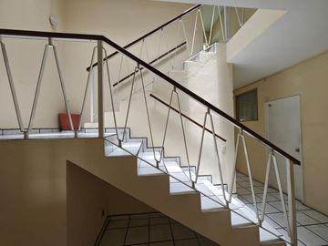 Se vende edificio en Arcos Sur